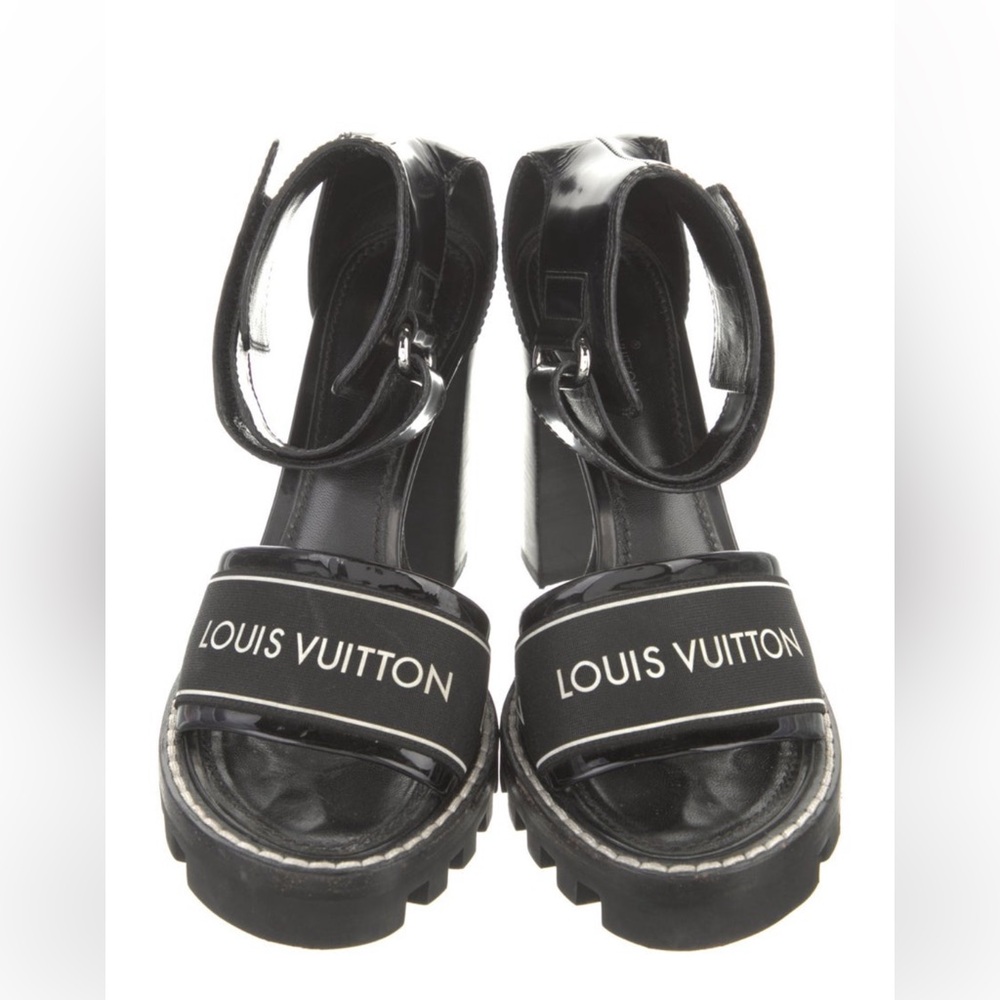 Louis Vuitton Black Women's Sandals Louis Vuitton
Leather Printed 👡